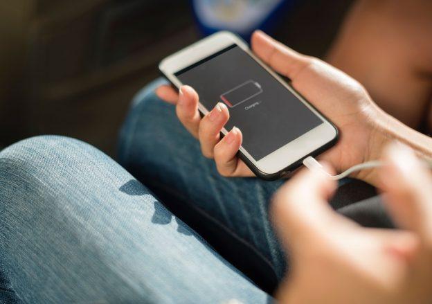 El cambio de batería simple es ley en la UE Claves para prolongar la batería del smartphone