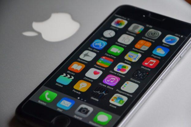 Apple presentará un iPhone con triple cámara